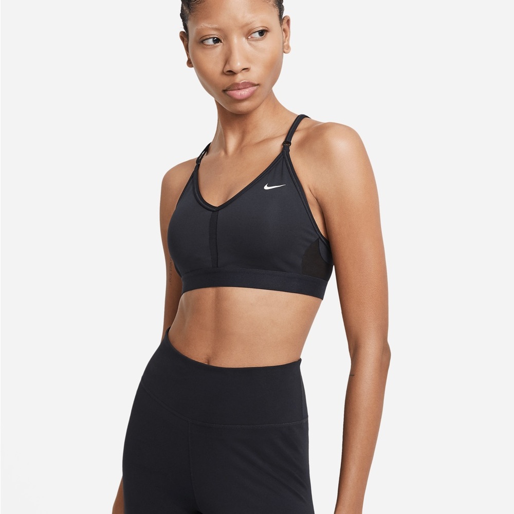 NWT Nike Indy Sports Bra Women's 1X Black White Light Support Padding‎ Comfort